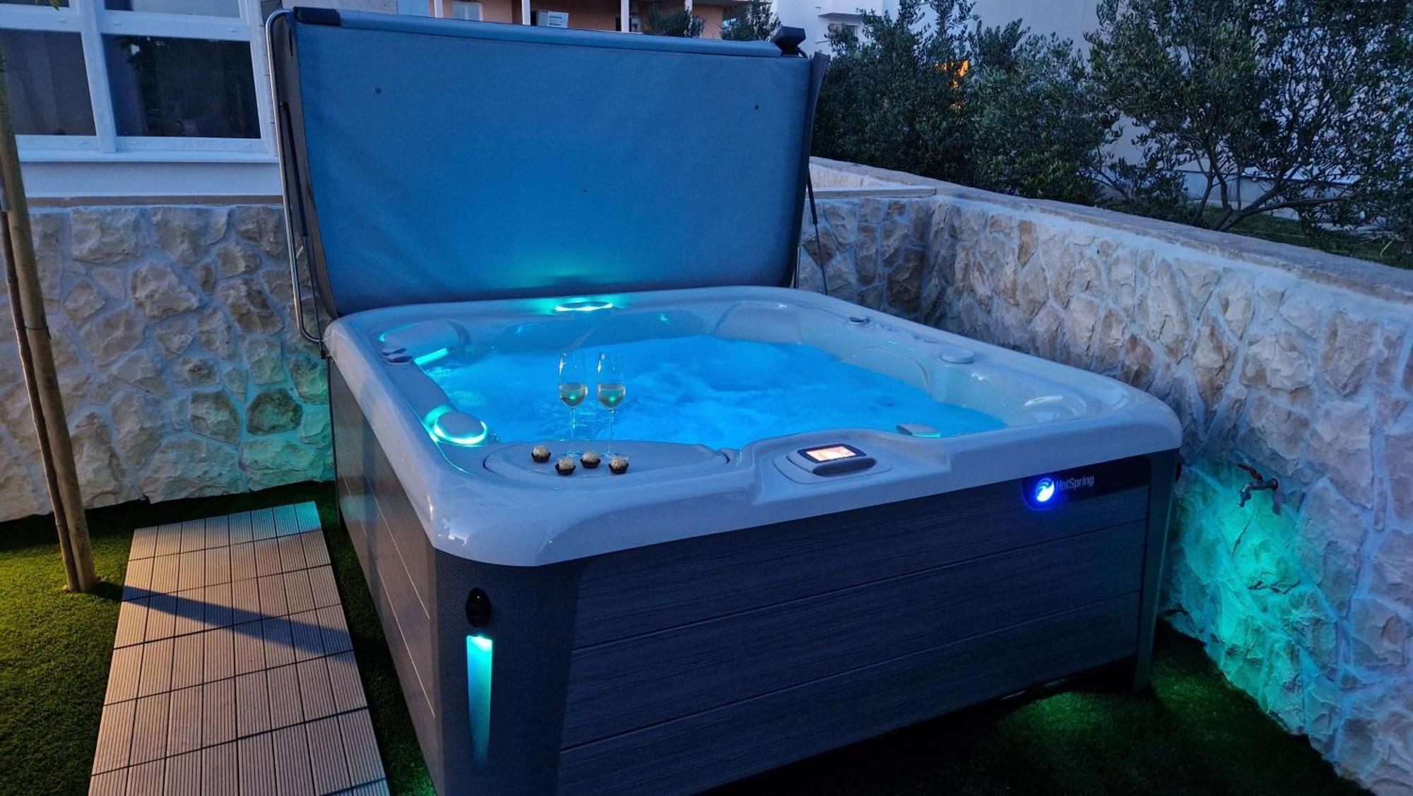 Luxury Terracotta Sun With Private Jacuzzi And Garden Novalja