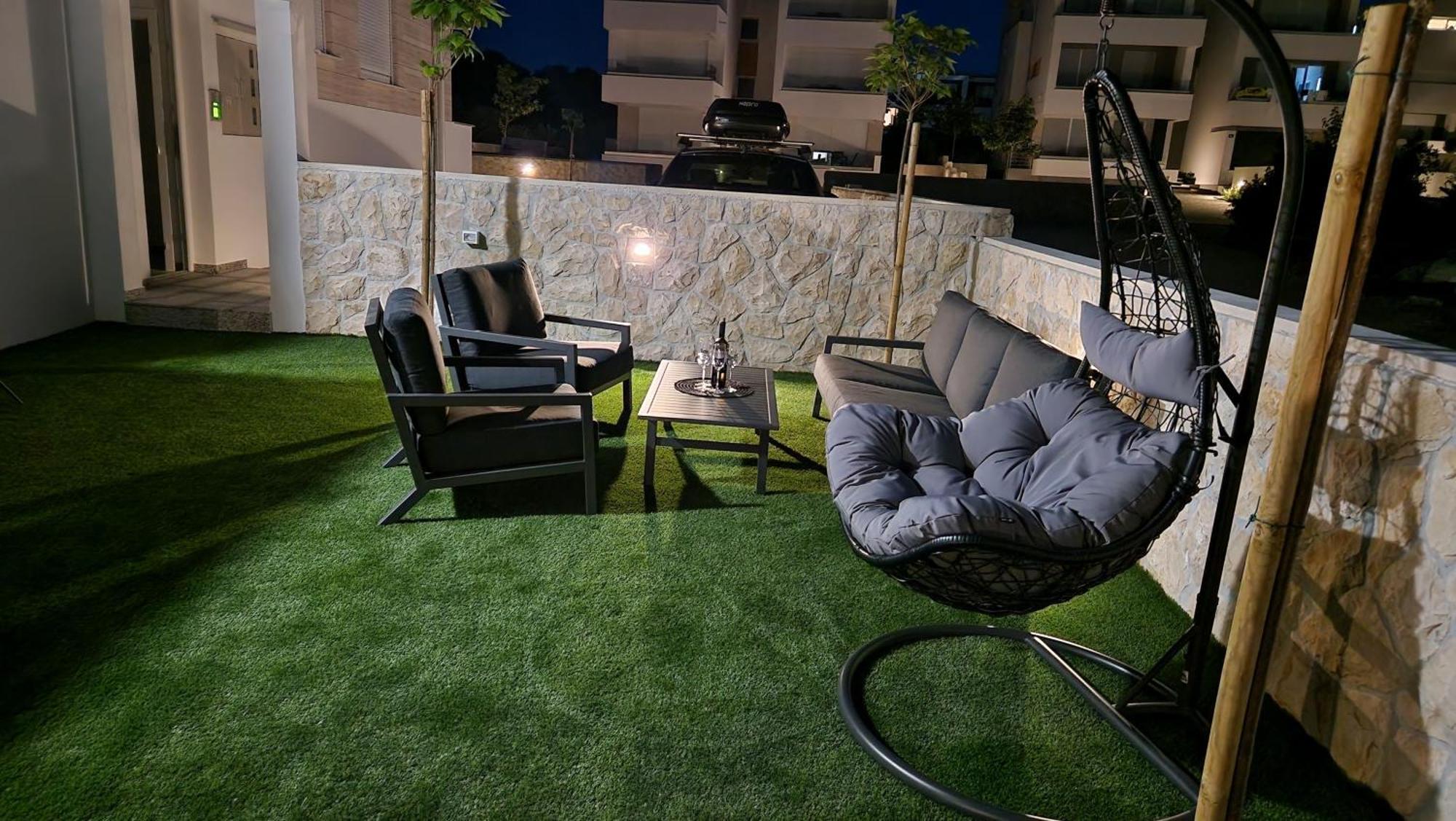 Appartement Luxury Terracotta Sun With Private Jacuzzi And Garden Novalja