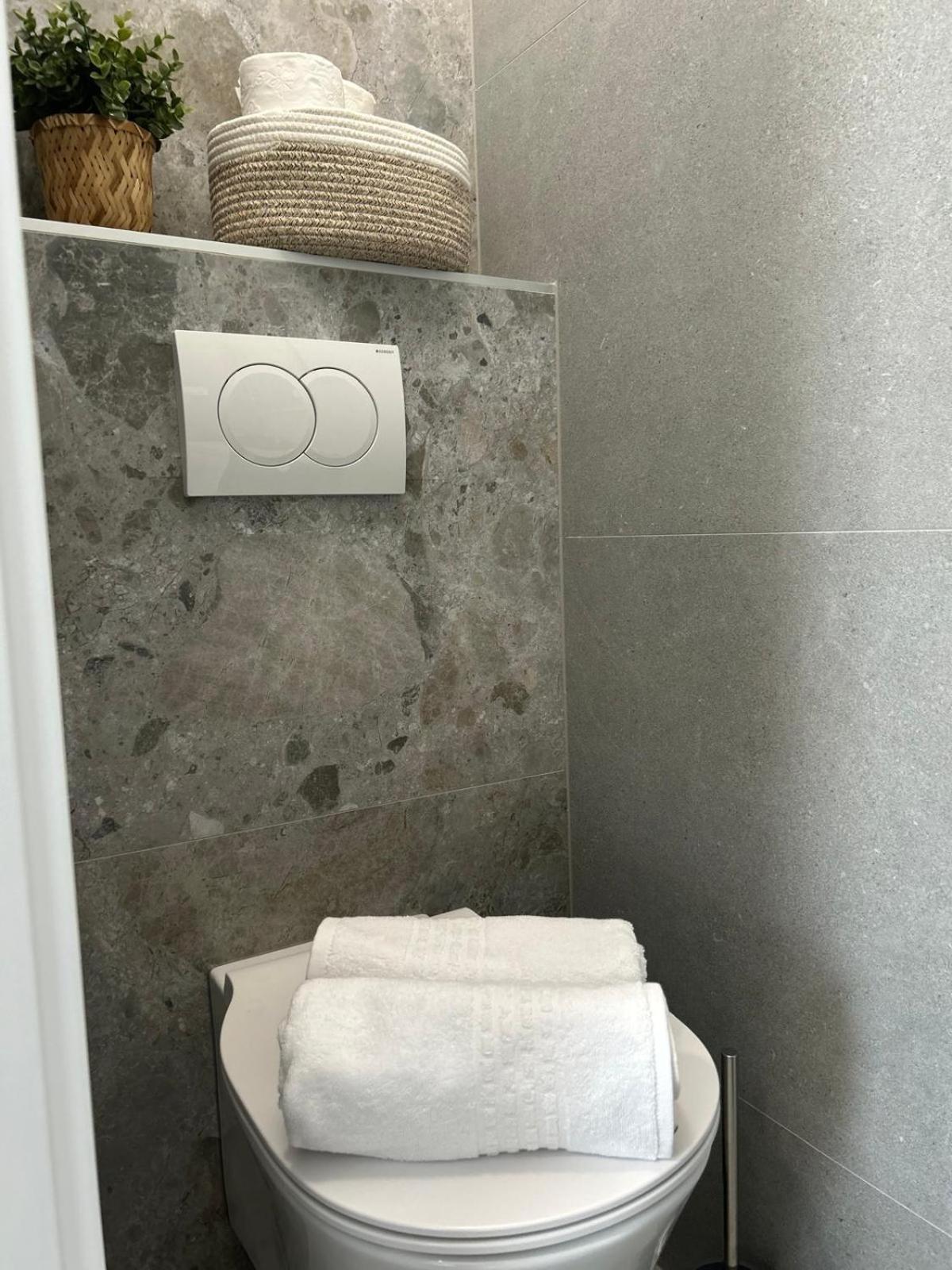 Luxury Terracotta Sun With Private Jacuzzi And Garden Appartement *