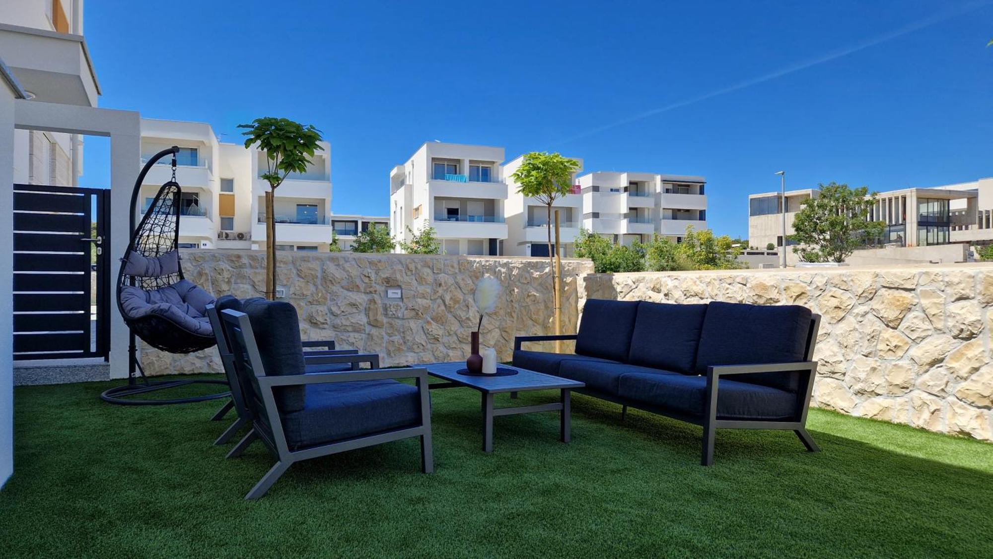Luxury Terracotta Sun With Private Jacuzzi And Garden Novalja