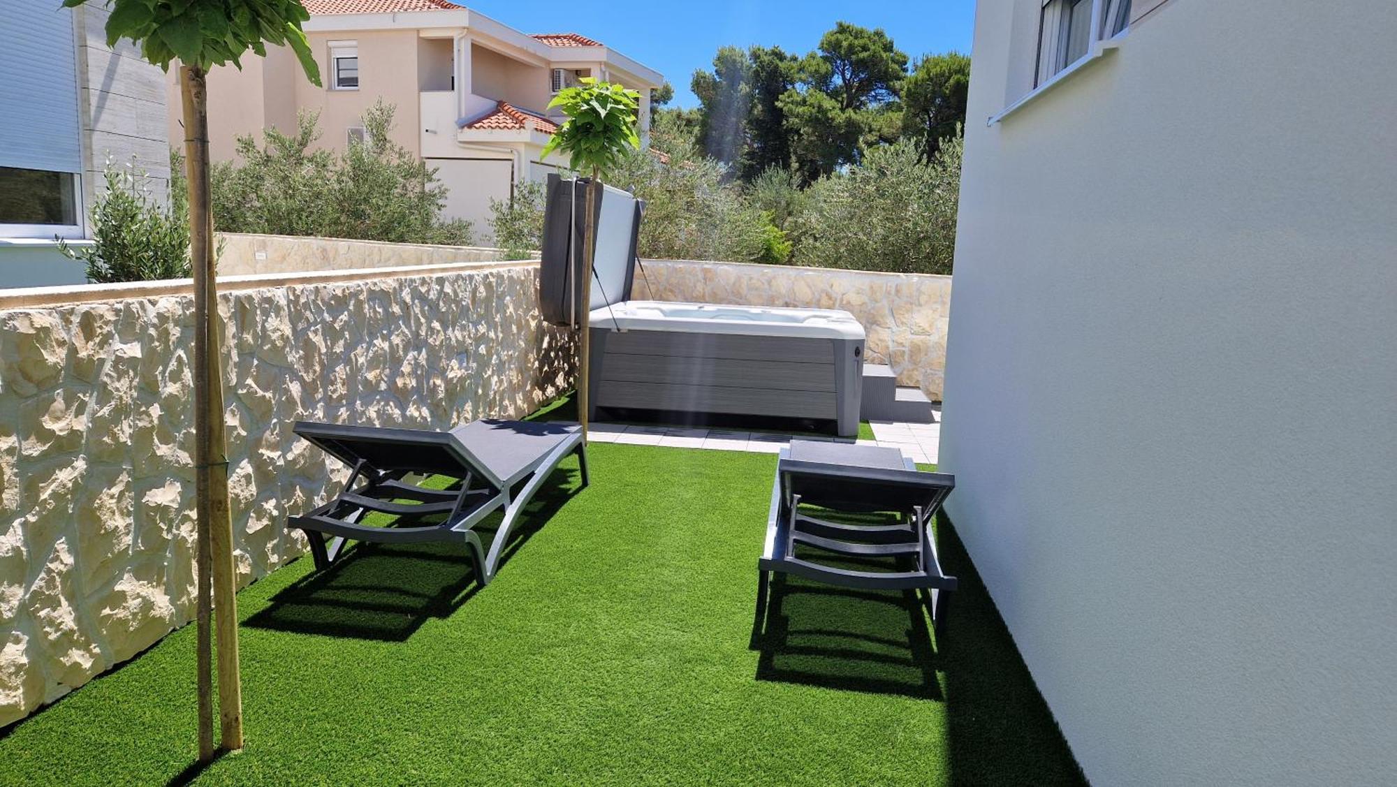 Luxury Terracotta Sun With Private Jacuzzi And Garden Appartement Novalja